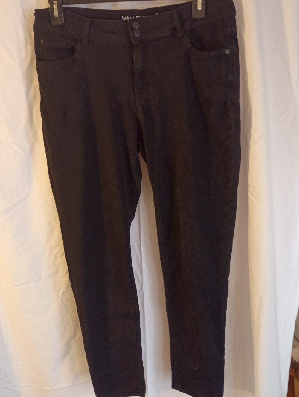 Wallflower Women's Size 17 Black Pants